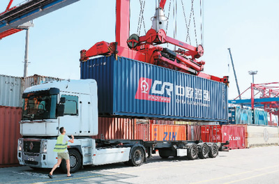 ͼΪ�ڵ¹�������������һ����ŷ���м�װ�������һ�������ϡ� �����»������ ��������